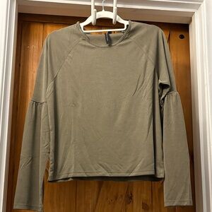Knot Sisters Long Sleeve Modal Top Olive Green Size Medium NWT